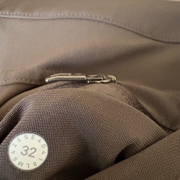 Lululemon ABC Men's Gray Pant Size 32 with Front Pockets & 1 Back Zip Pocket - Picture 15 of 16